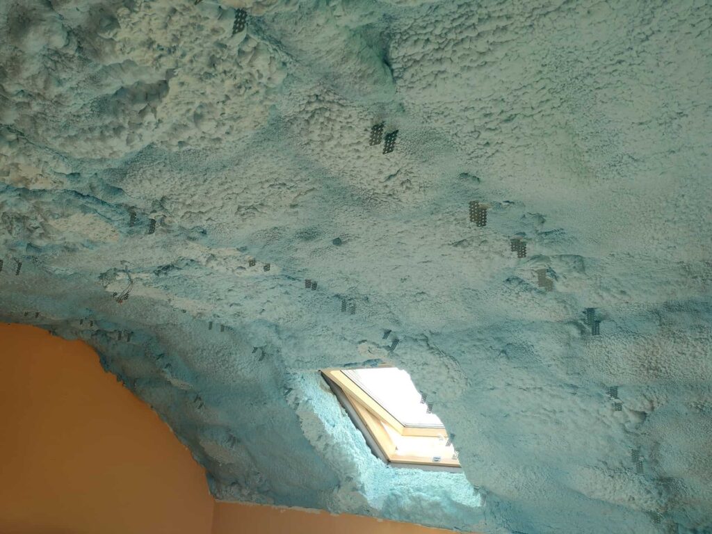 Ocieplenie i izolacja dachu mieszkalnego TermoPianą OK - Mikołów