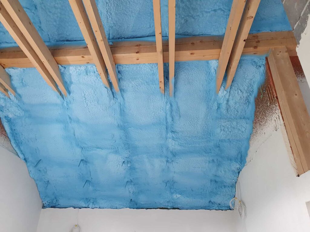 Ocieplenie i izolacja sufitu mieszkalnego TermoPianą - Racibórz