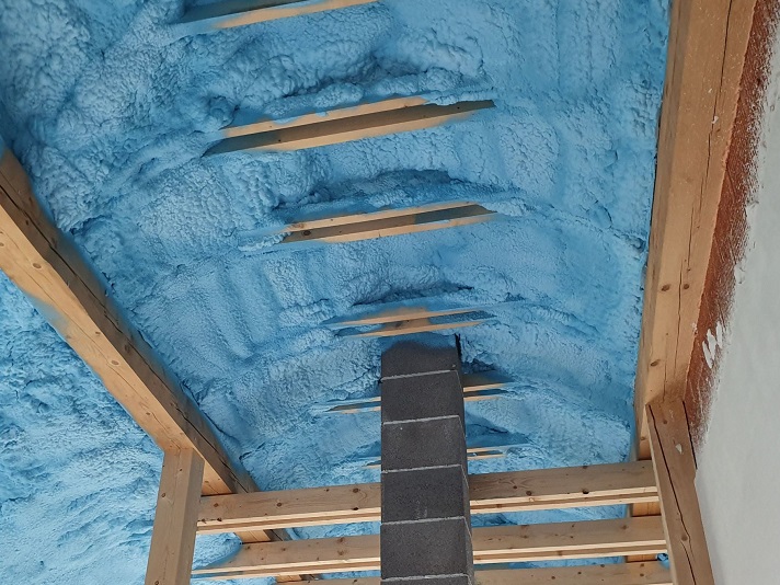 Izolacja TermoPianą OK dachu domu jednorodzinnego  województwo śląskie, Katowice