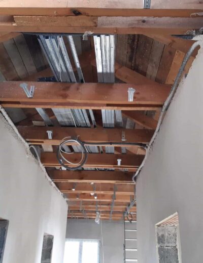 przygotowanie bydynku do ocieplenia i izolacji poddasza mieszkalnego TermoPianą OK (5)