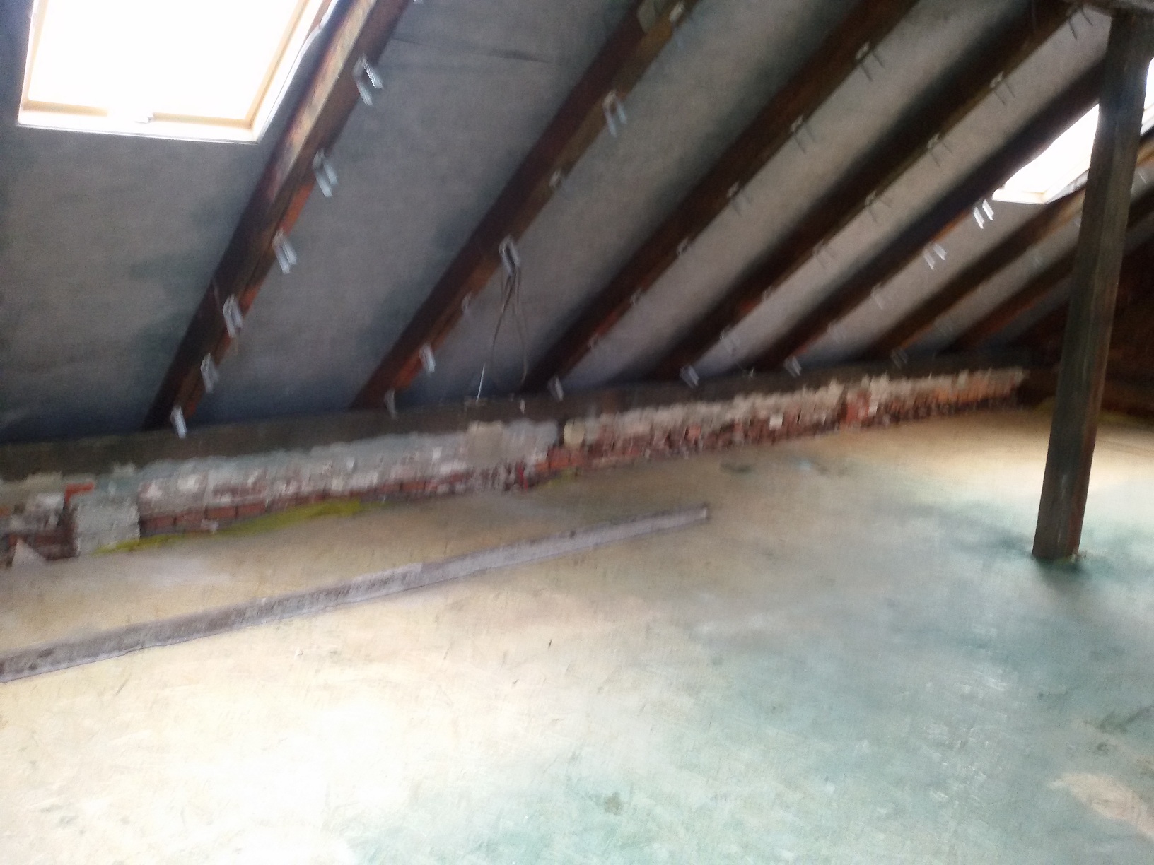 Ocieplenie i izolacja TermoPianą OK poddasza strychu województwo śląskie, Kaniów