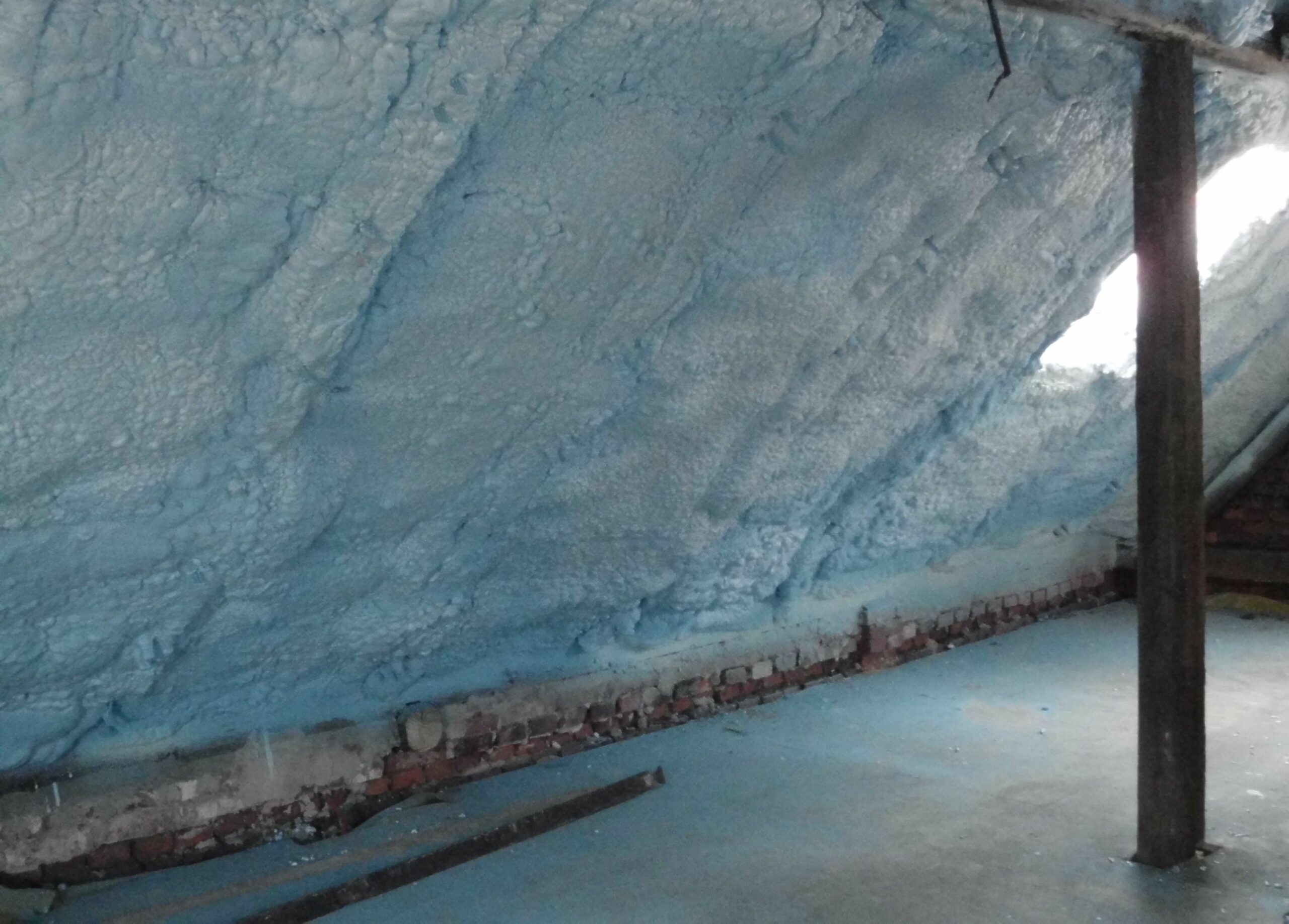 Ocieplenie i izolacja TermoPianą OK poddasza strychu województwo śląskie, Kaniów 