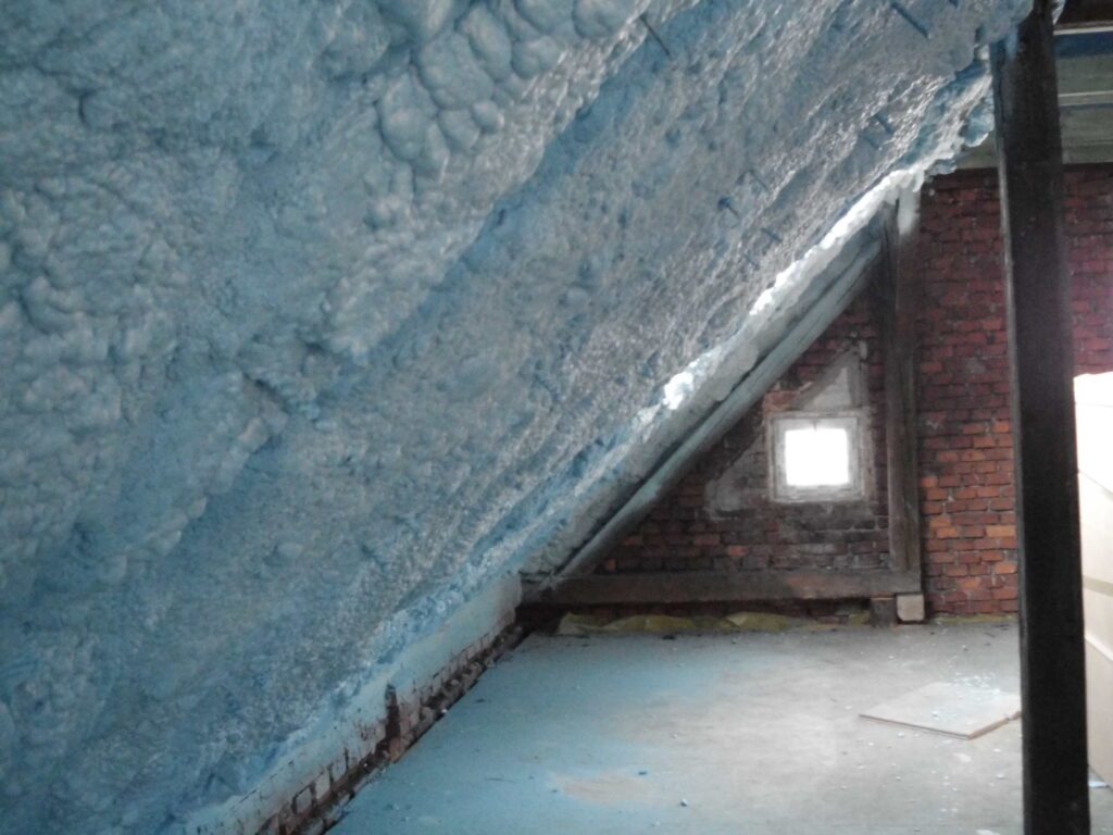 Dach ocieplony pianką PUR