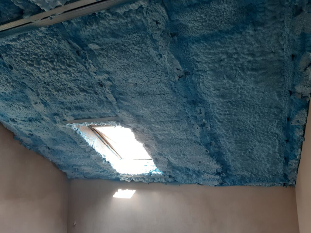 Pianka PUR do ocieplenia poddasza - Jaworzno