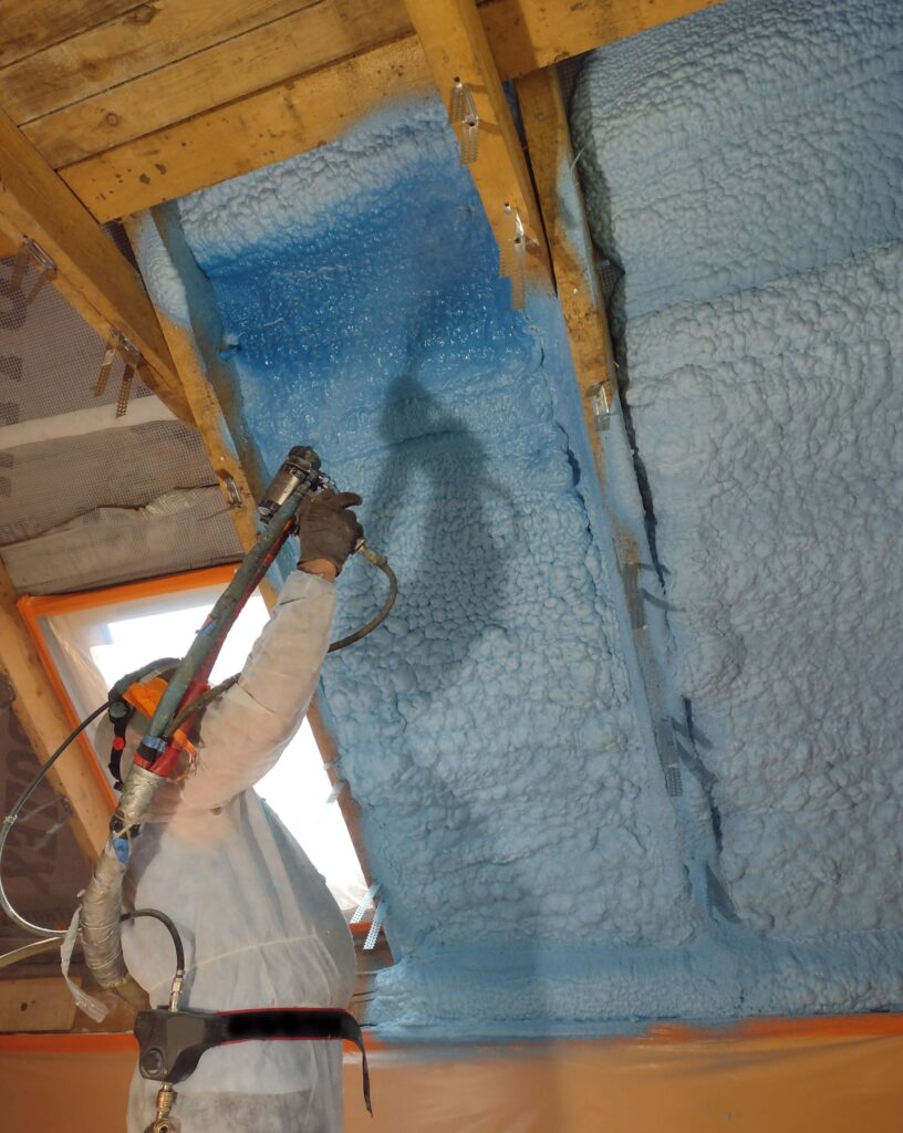 Wykonywanie izolacji natryskowej - Katowice