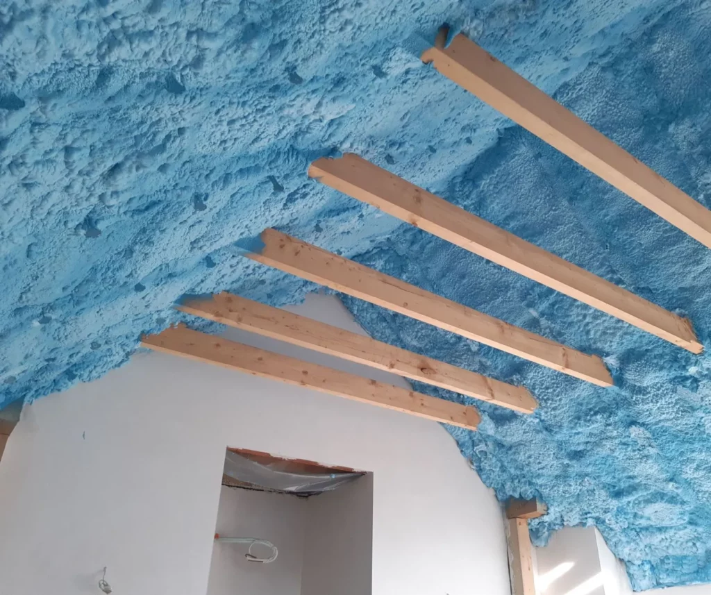 skończony natrysk pianki pur